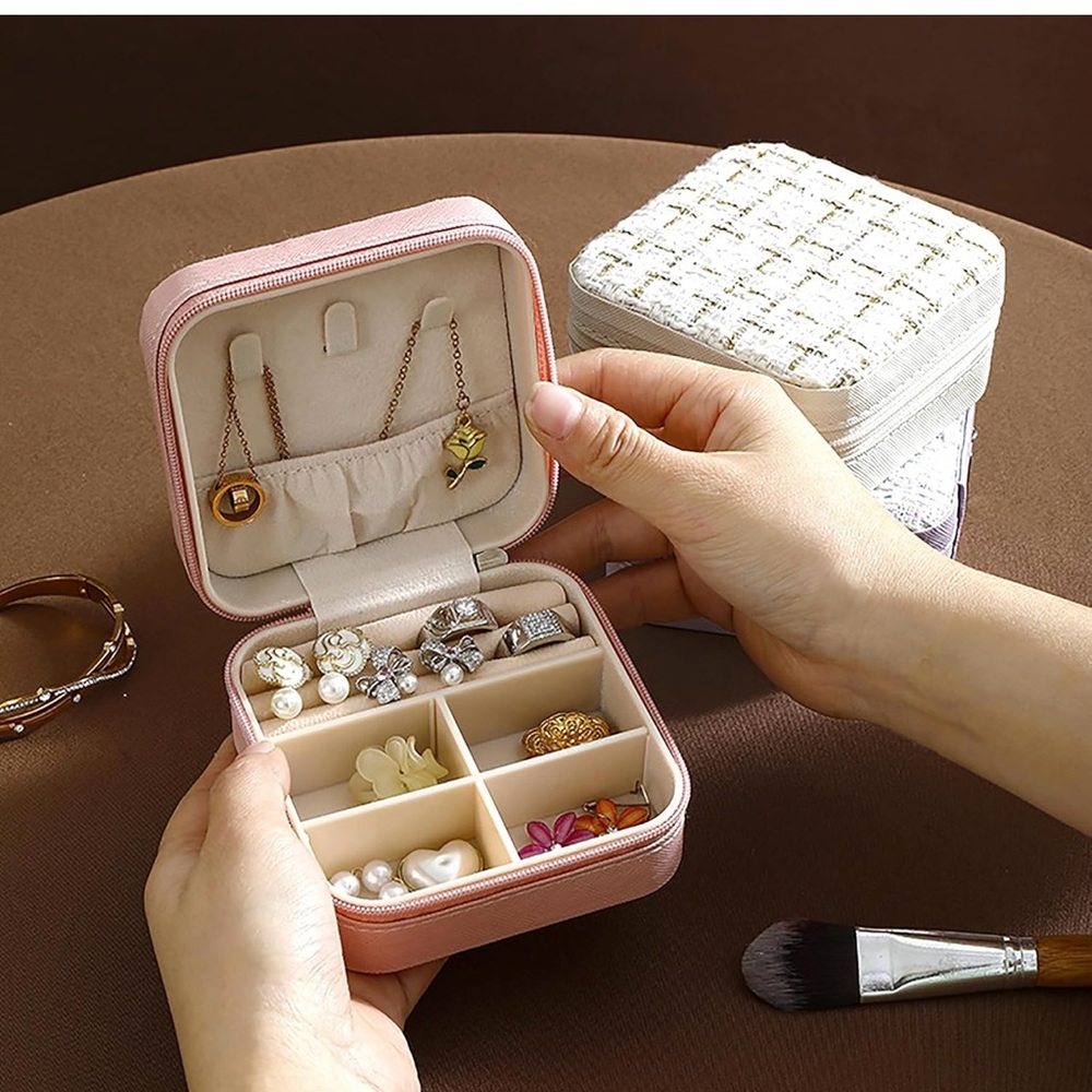 Pink Jewelry Portable Case! - Picture 6 of 10